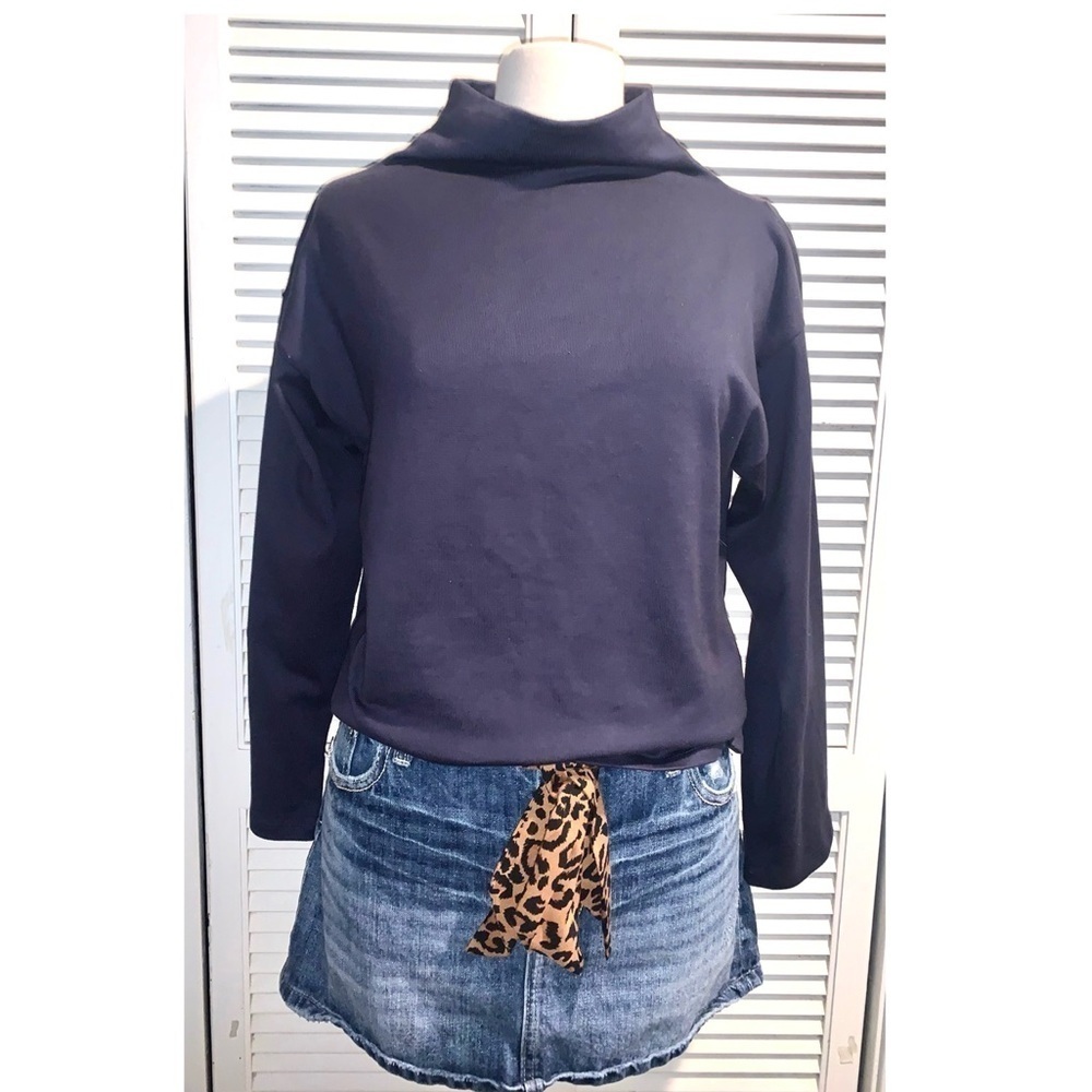 Garnet Hill turtleneck blouse dark blue Women’s size Small